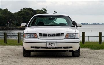 2000 Ford Crown Victoria 