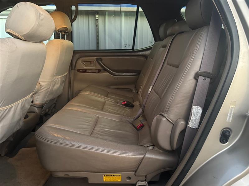 Toyota Sequoia  2002