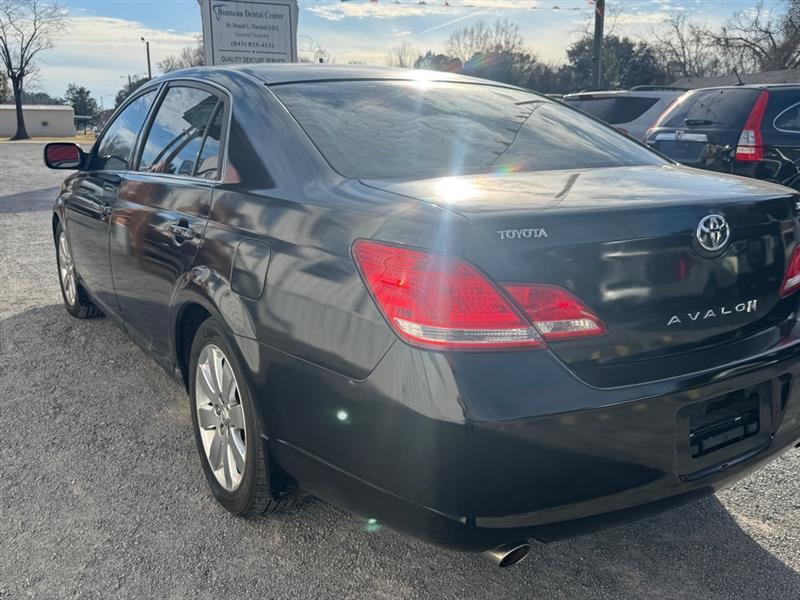 Toyota Avalon  2005