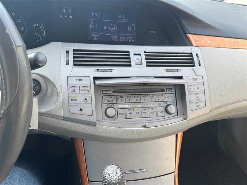Toyota Avalon  2005