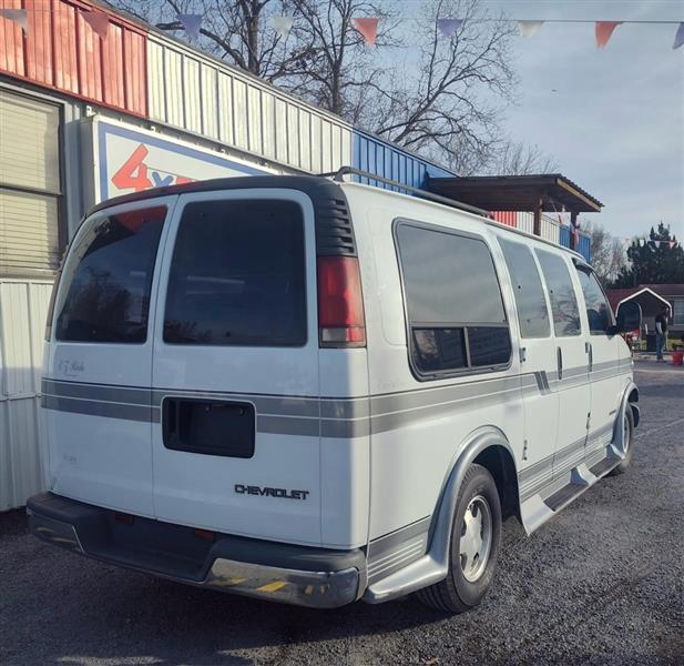 Chevrolet G-Series Van  1996