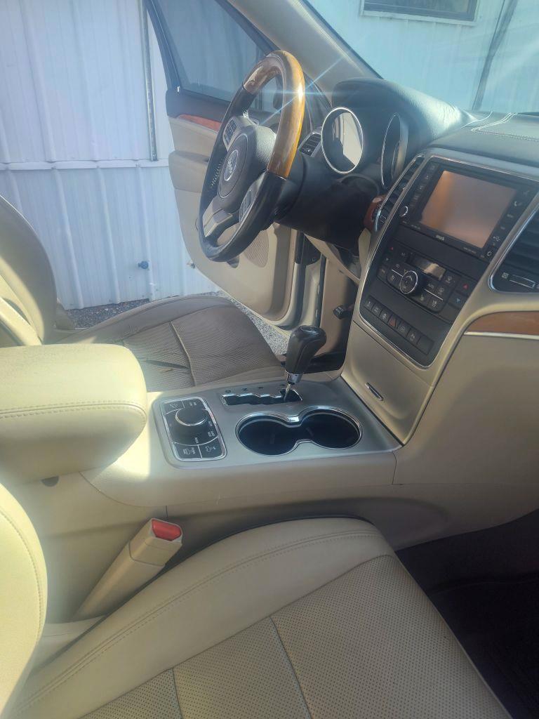 Jeep Grand Cherokee  2011