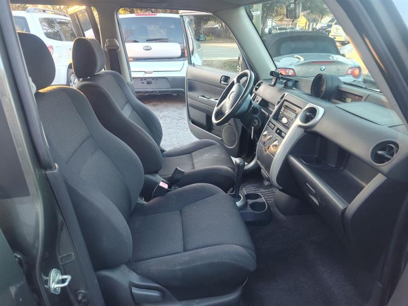 Scion xB  2005