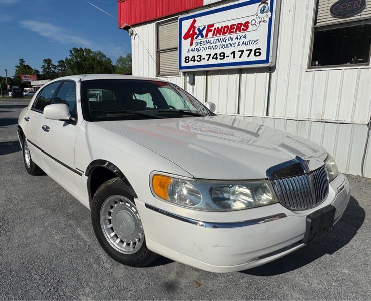 2001 Lincoln Town Car 