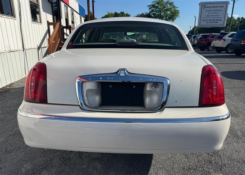 Lincoln Town Car  2001