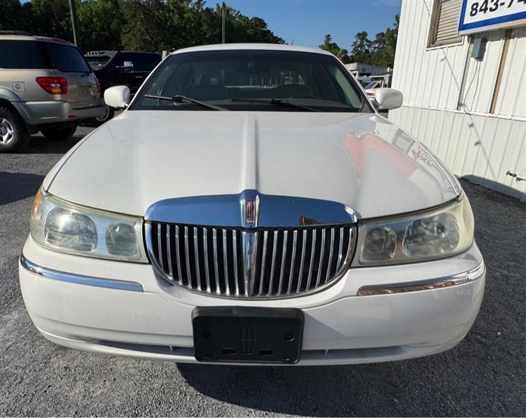 Lincoln Town Car  2001