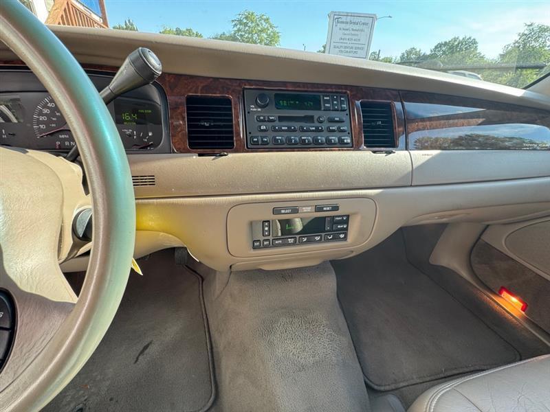 Lincoln Town Car  2001