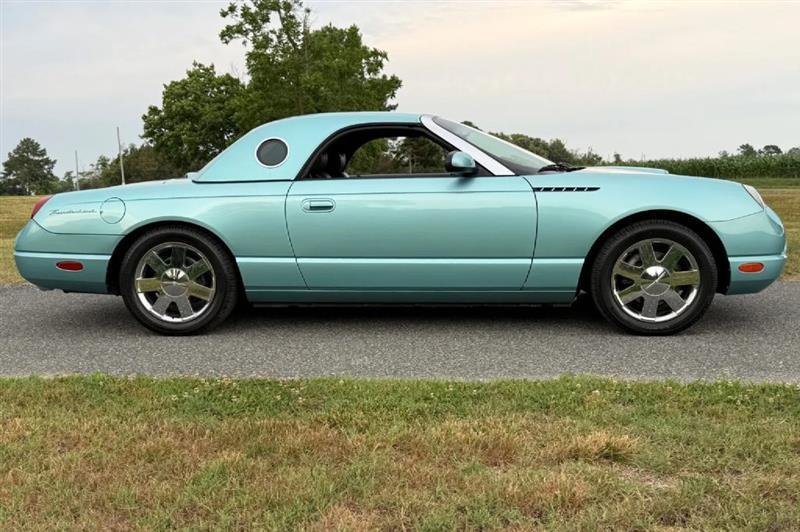 Ford Thunderbird 2dr Conv w/Hardtop Deluxe 2002
