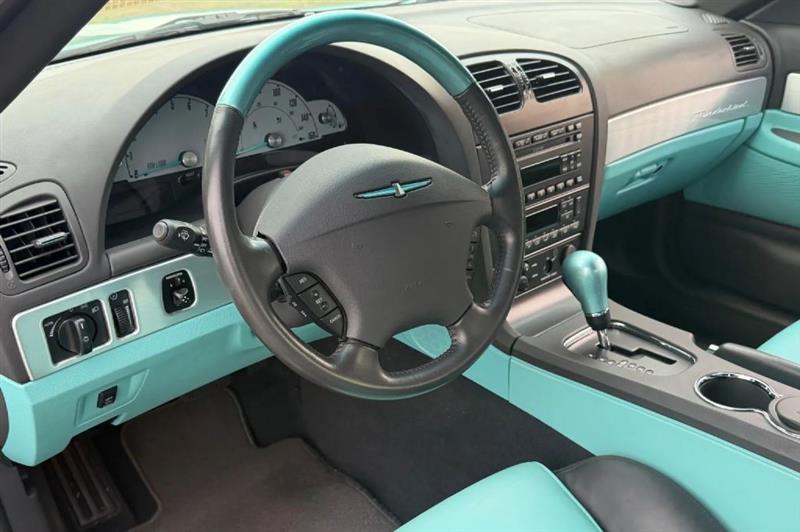 Ford Thunderbird 2dr Conv w/Hardtop Deluxe 2002