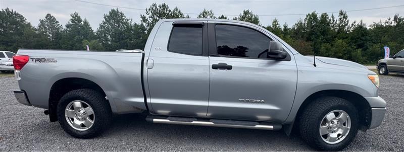 Toyota Tundra  2011