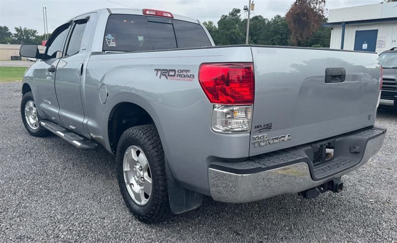 Toyota Tundra  2011
