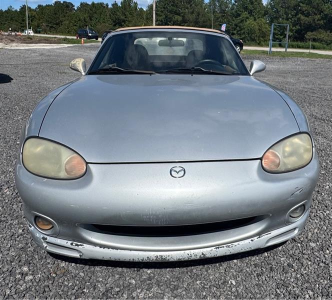 Mazda MX-5 Miata Base 2000
