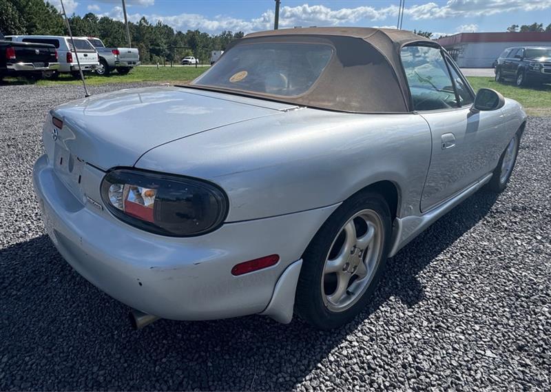 Mazda MX-5 Miata Base 2000