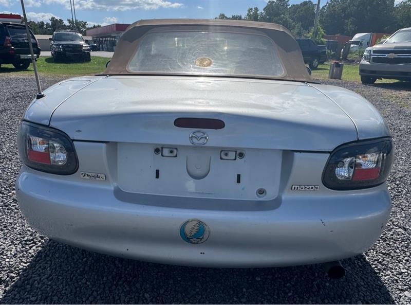 Mazda MX-5 Miata Base 2000