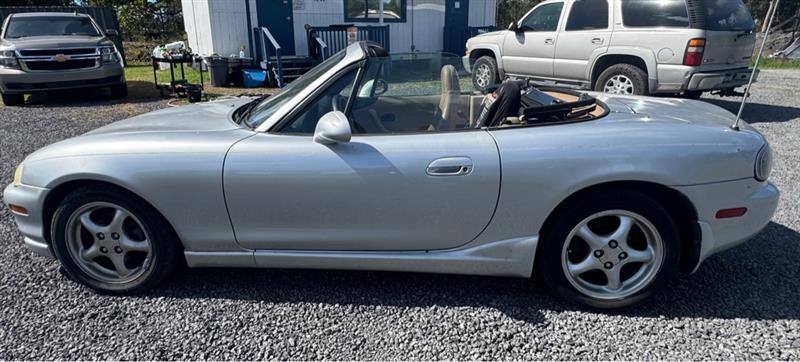 Mazda MX-5 Miata Base 2000