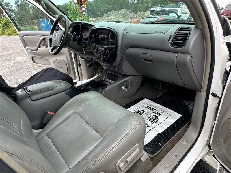Toyota Sequoia  2004