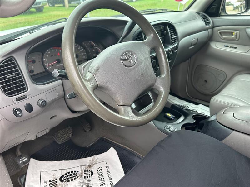 Toyota Sequoia  2004