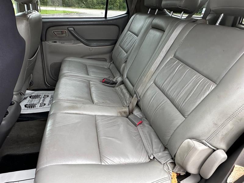 Toyota Sequoia  2004
