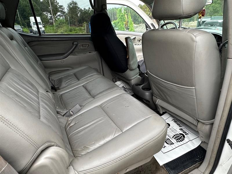 Toyota Sequoia  2004