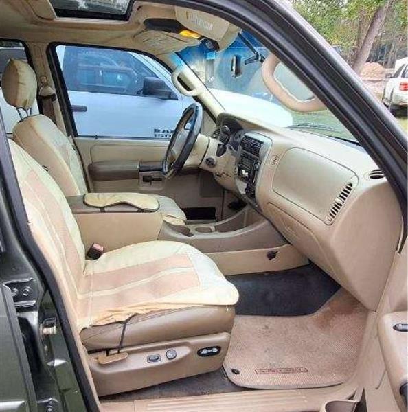 Ford Explorer Sport Trac  2004