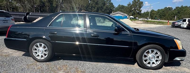 Cadillac DTS  2010