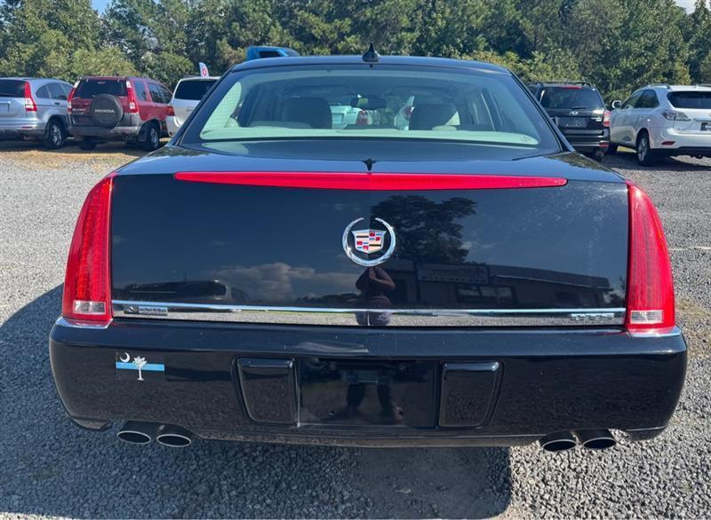 Cadillac DTS  2010