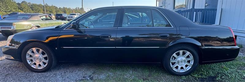 Cadillac DTS  2010