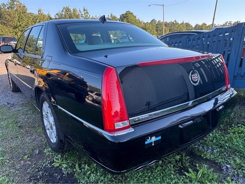 Cadillac DTS  2010