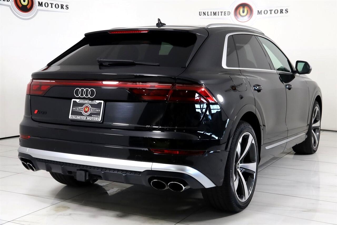 Audi SQ8  2024