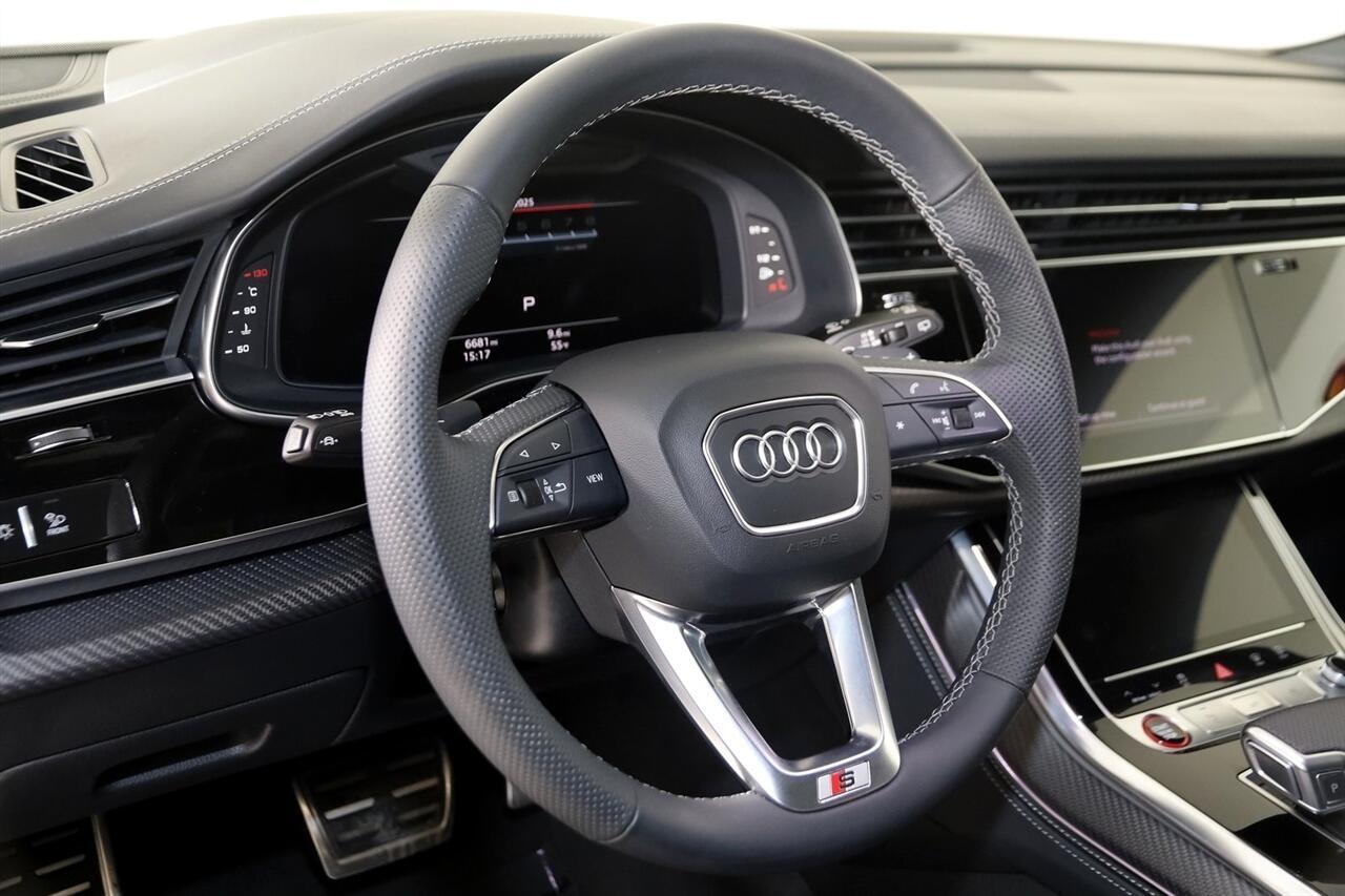 Audi SQ8  2024
