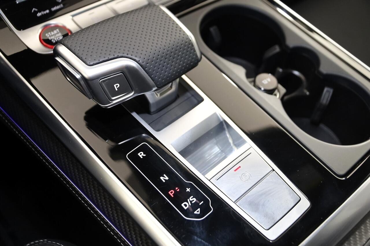Audi SQ8  2024