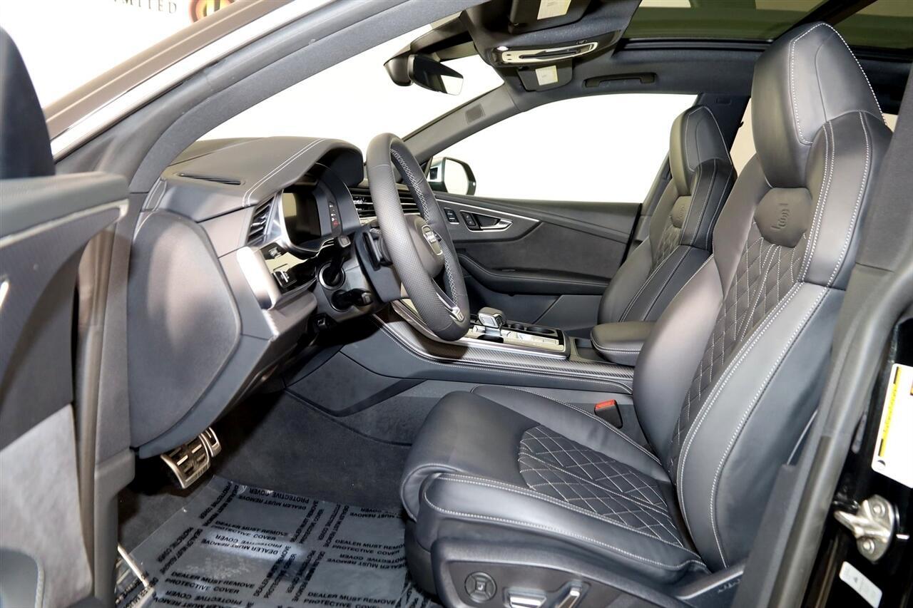 Audi SQ8  2024