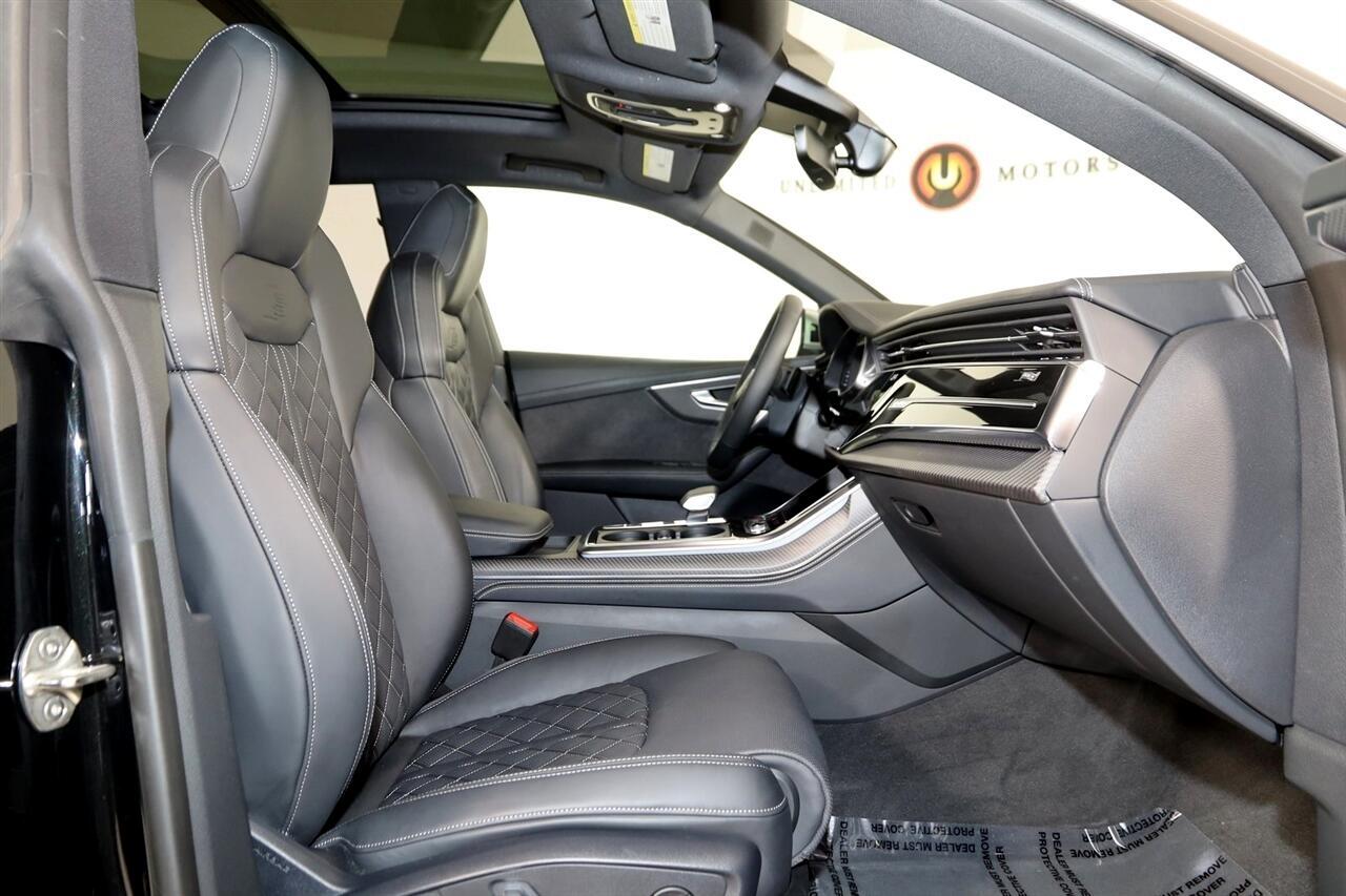 Audi SQ8  2024