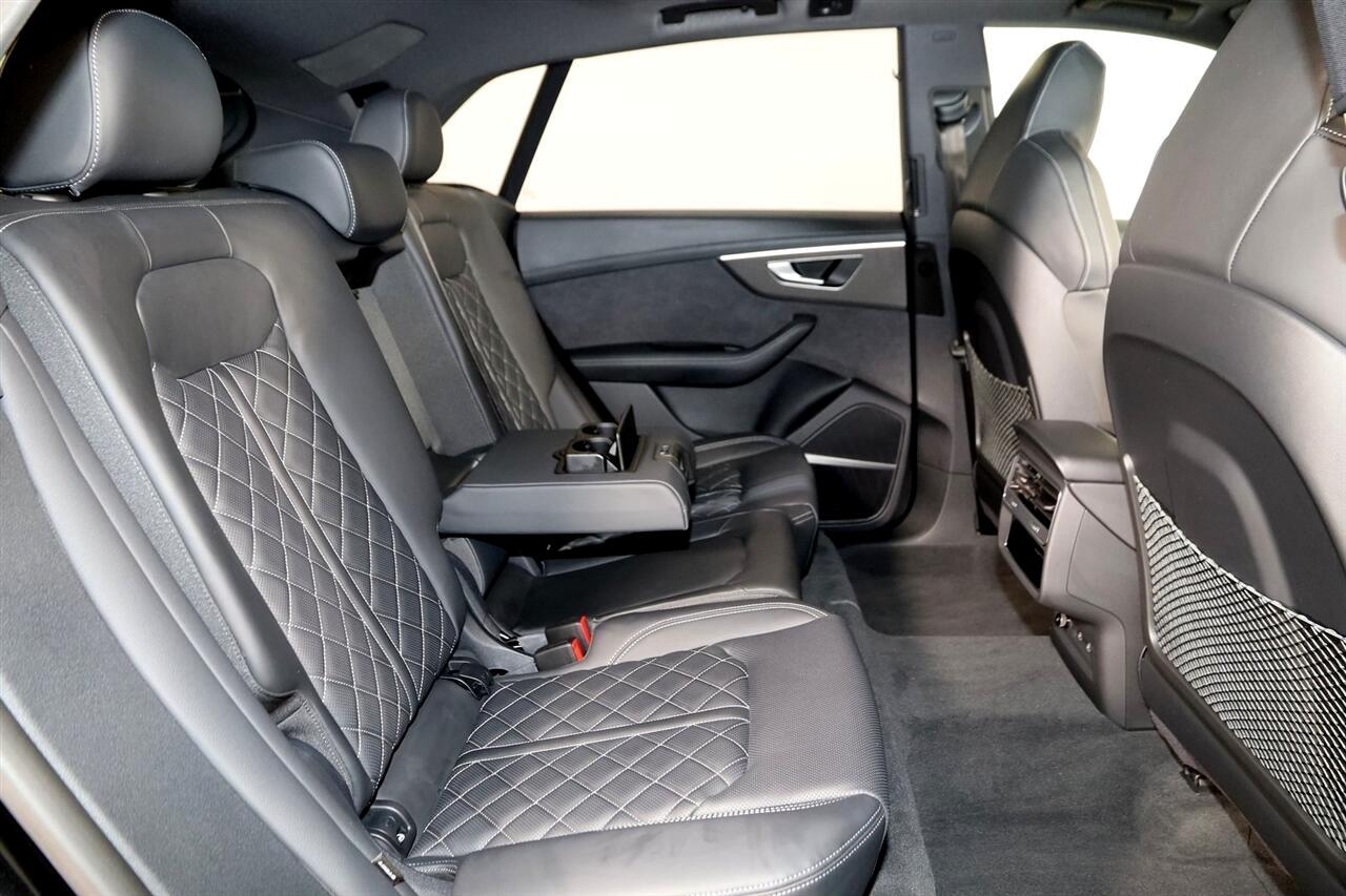 Audi SQ8  2024
