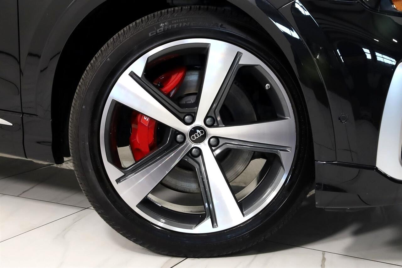 Audi SQ8  2024
