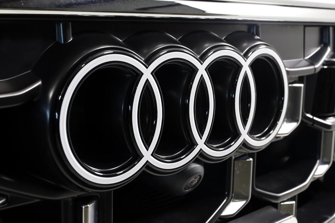 Audi SQ8  2024