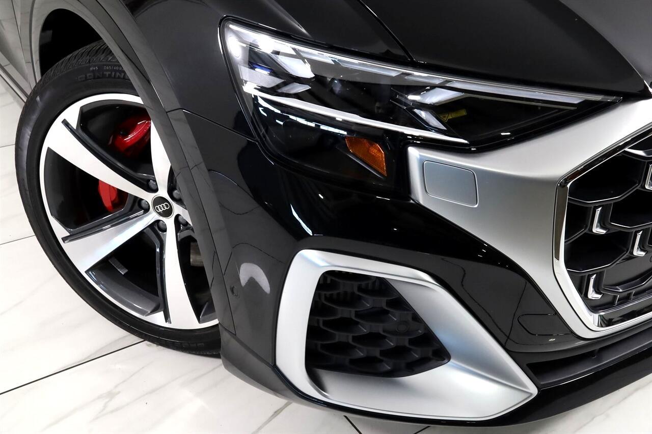 Audi SQ8  2024