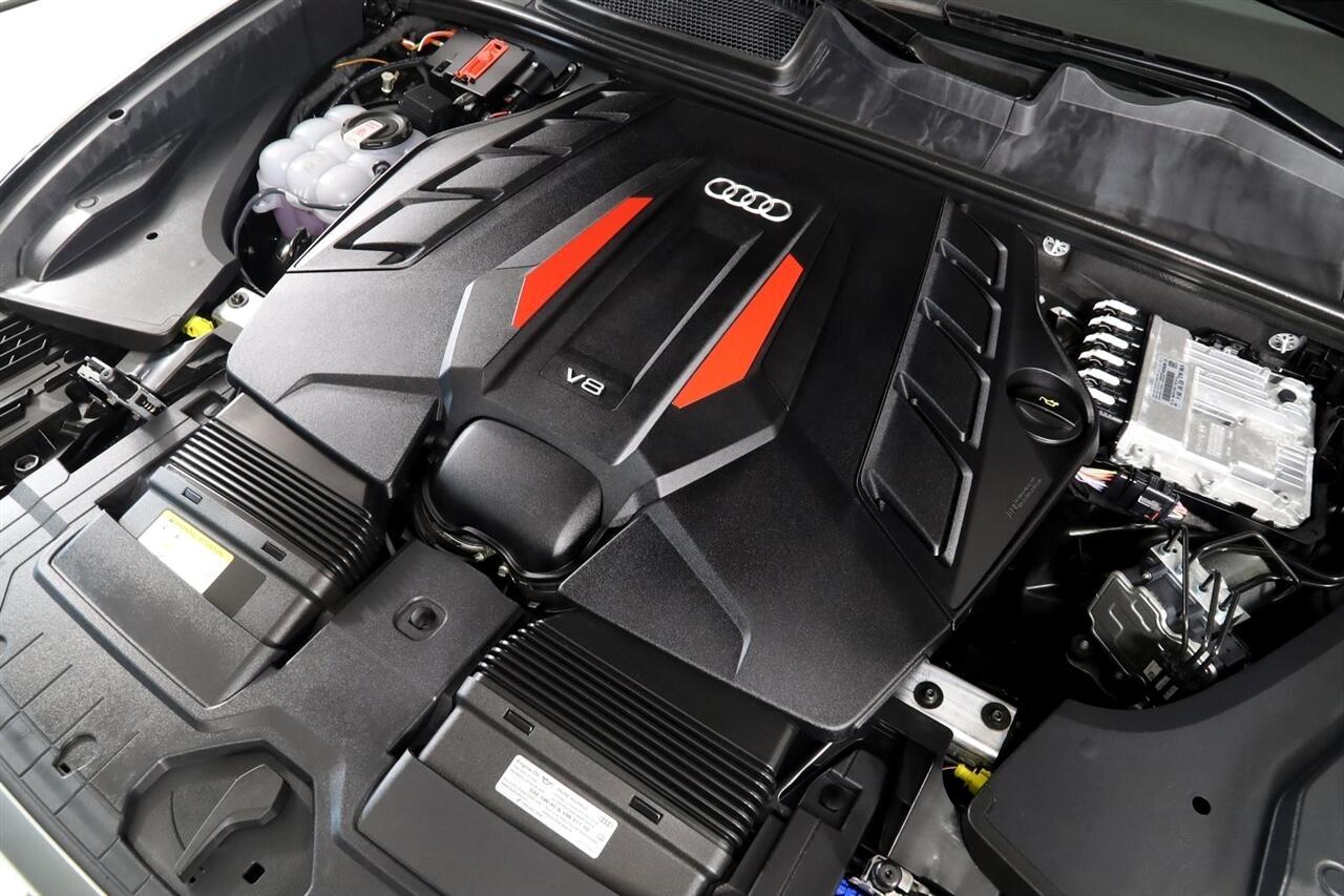 Audi SQ8  2024