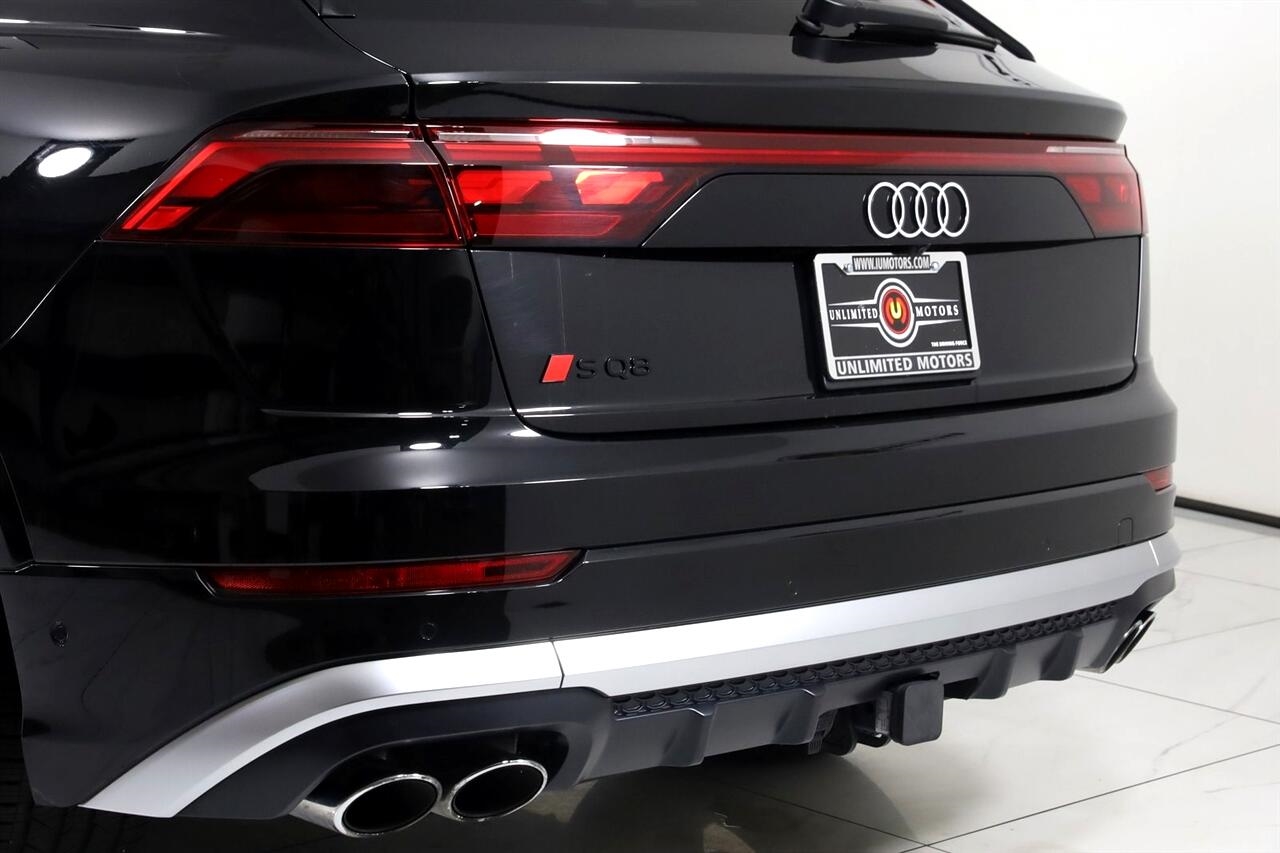 Audi SQ8  2024