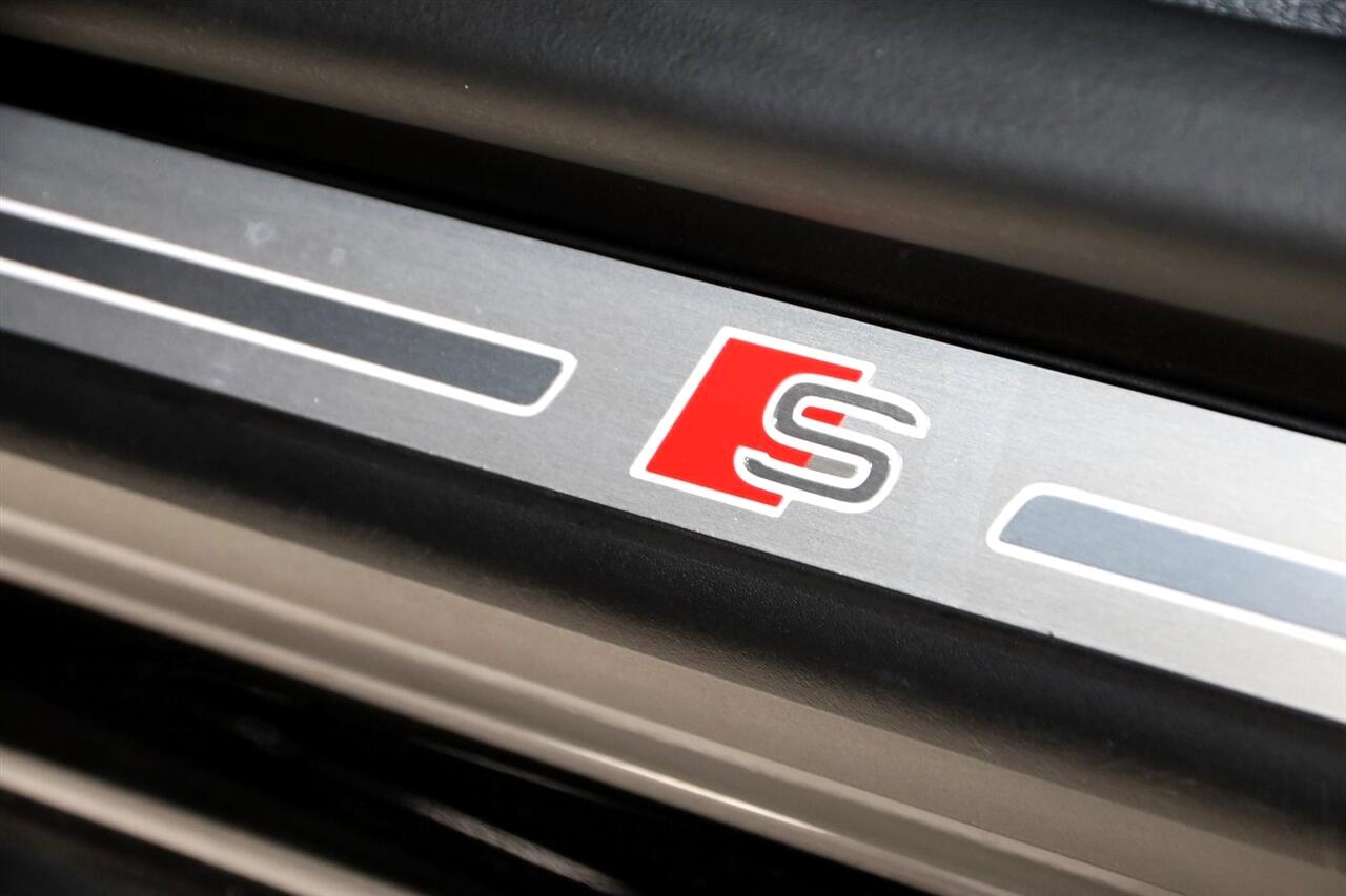 Audi SQ8  2024