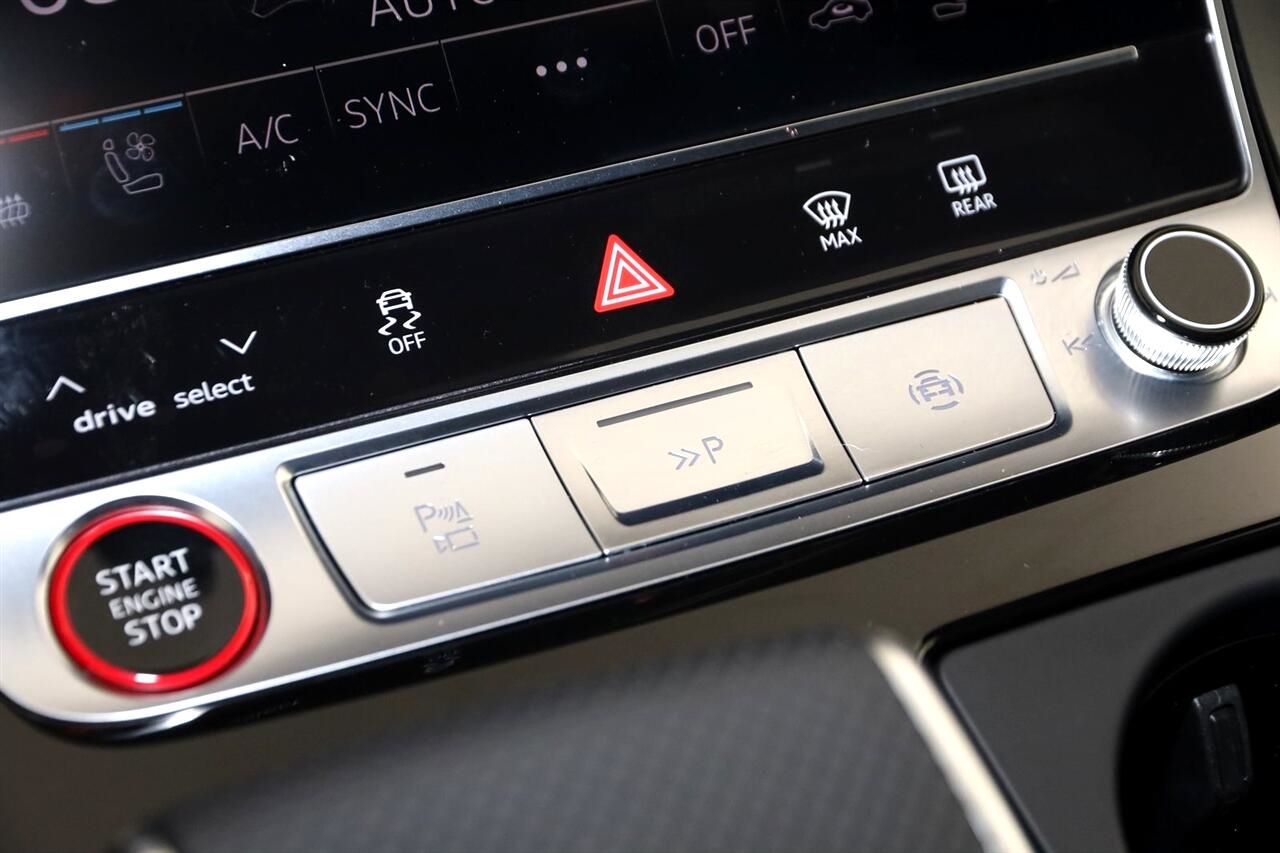 Audi SQ8  2024
