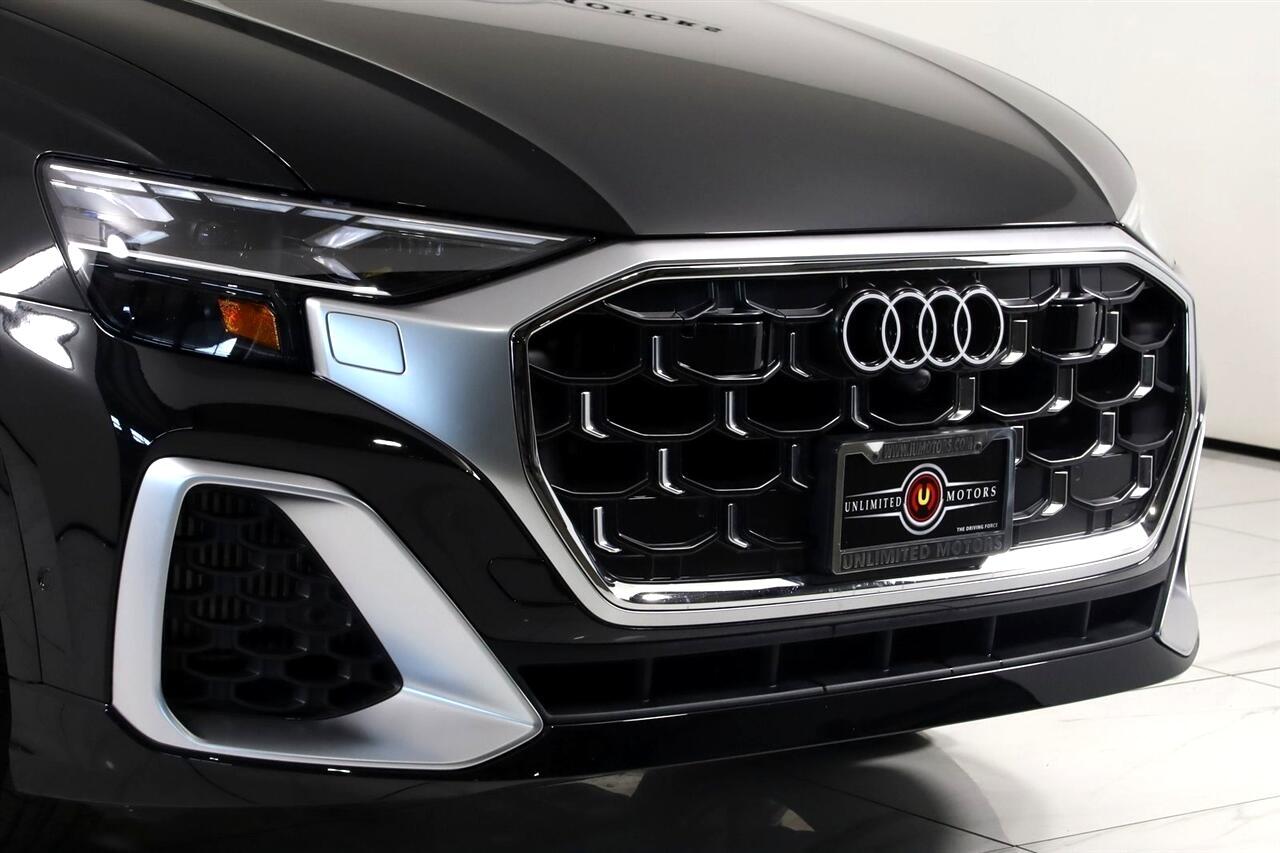 Audi SQ8  2024