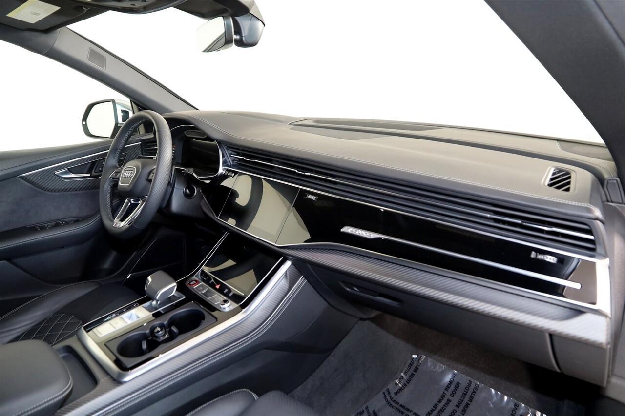 Audi SQ8  2024