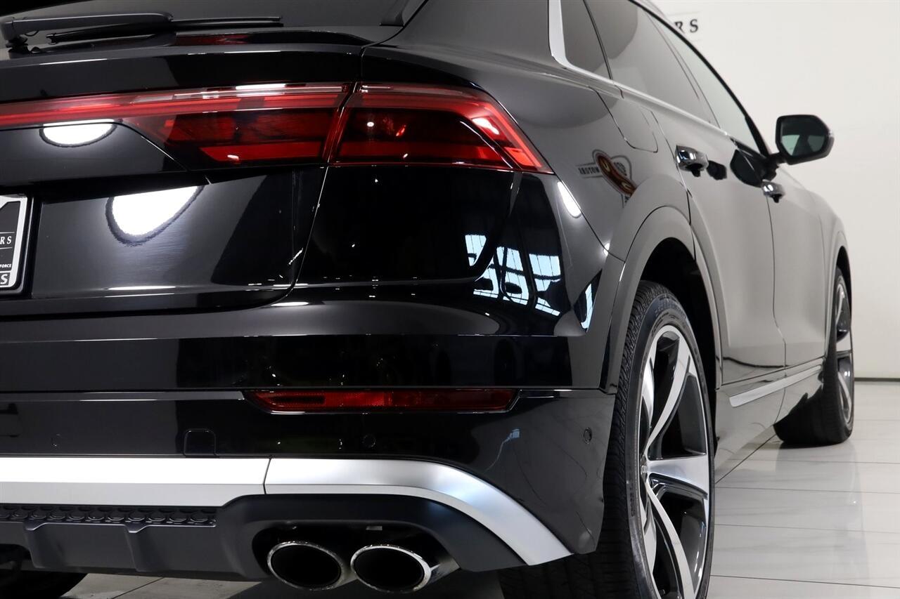 Audi SQ8  2024