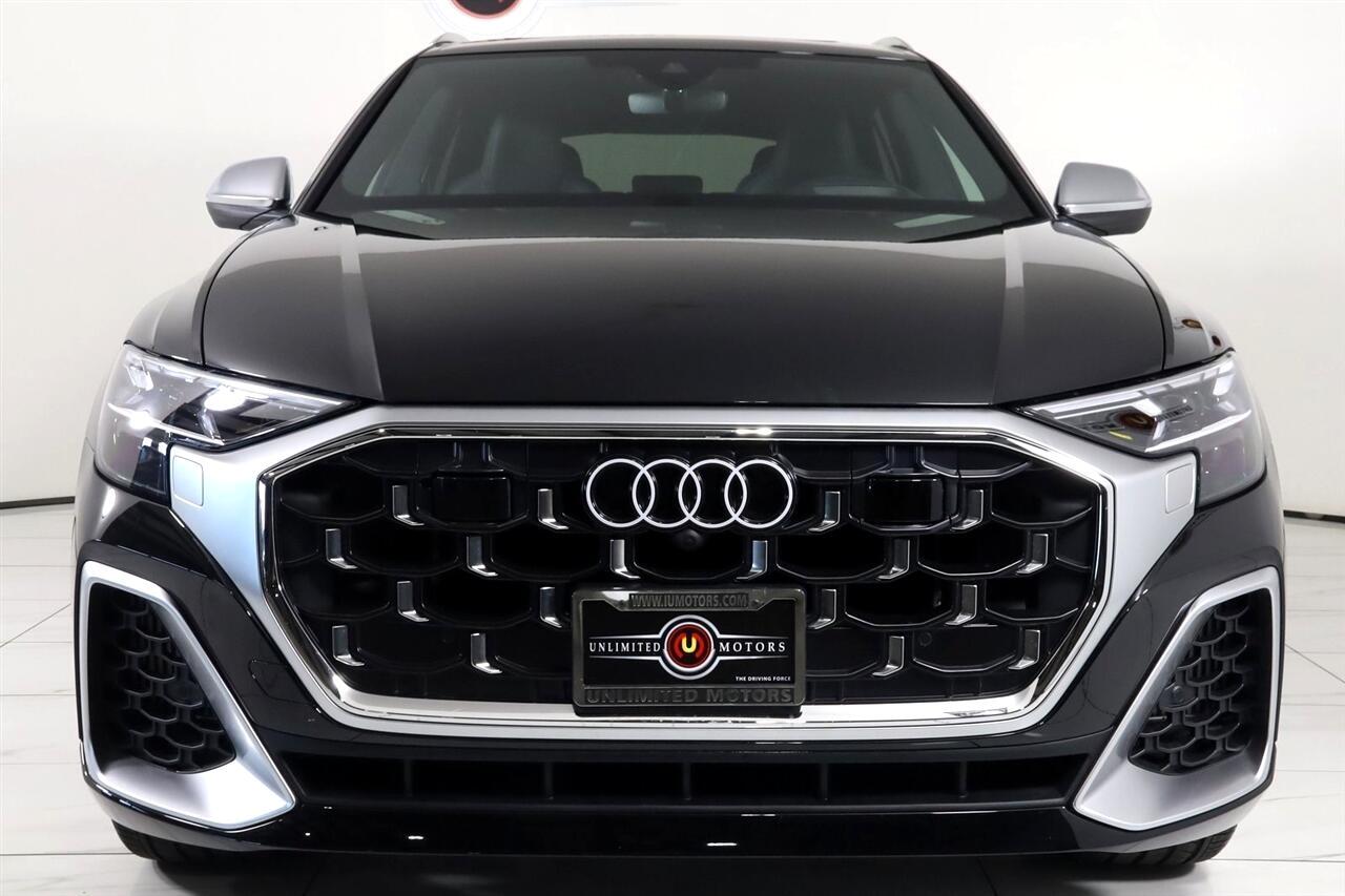 Audi SQ8  2024