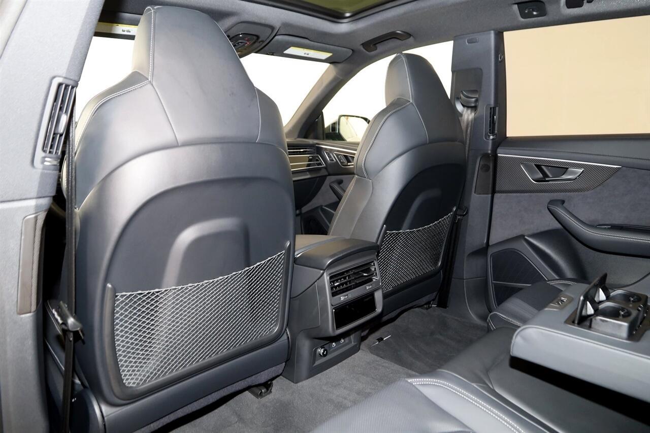Audi SQ8  2024