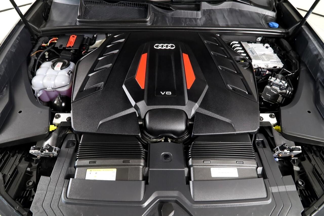 Audi SQ8  2024