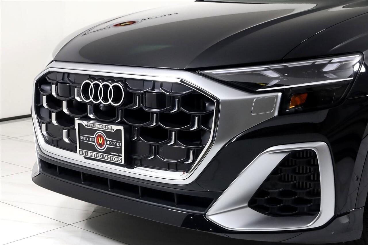 Audi SQ8  2024