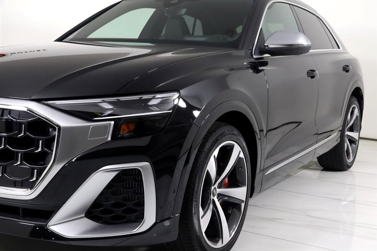 Audi SQ8  2024
