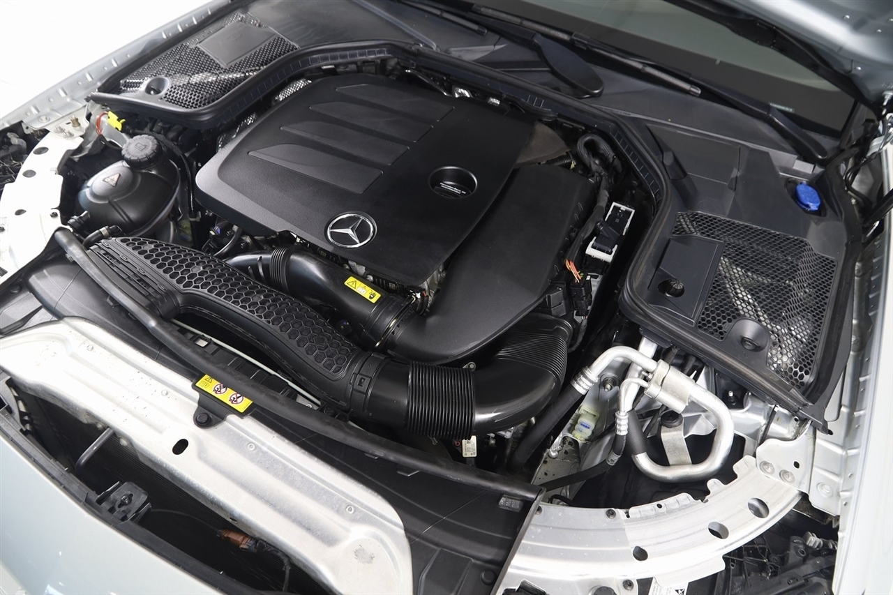 Mercedes-Benz C-Class  2021